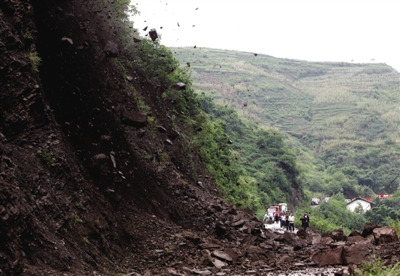 �����������h��ͨ�������l(xi��ng)�Ĺ�·ˮ�͎r�ضγ��F(xi��n)��������·���������(d��o)��ͨ���؞�(z��i)�^(q��)�ĵ�·�������¾���(b��o)ӛ�� ���F�� �z