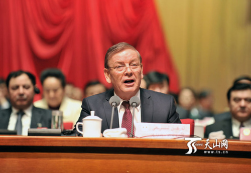 自治區(qū)人大常委會(huì)主任艾力更·依明巴海講話(huà) 自治區(qū)人大常委會(huì)主任艾力更·依明巴海講話(huà)