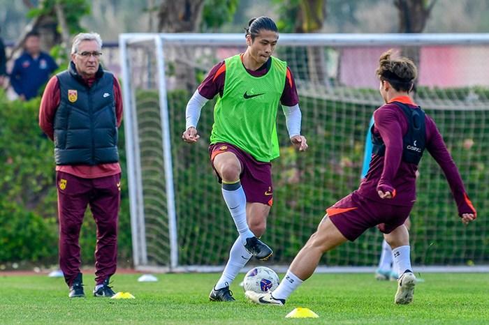 中國(guó)國(guó)家男子足球隊(duì)在?？诩?xùn)