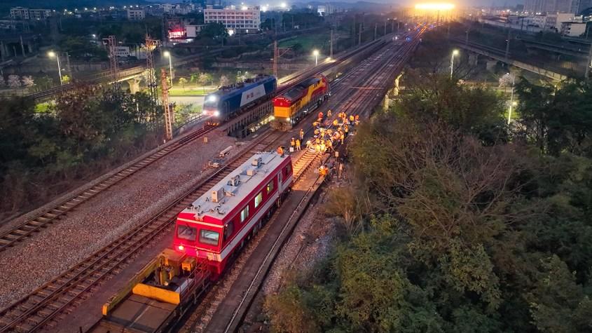 西部陸海新通道關鍵編組樞紐開展集中修施工