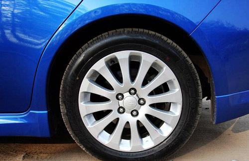 顛覆傳統(tǒng)/狂野不羈 試駕斯巴魯翼豹2.0R