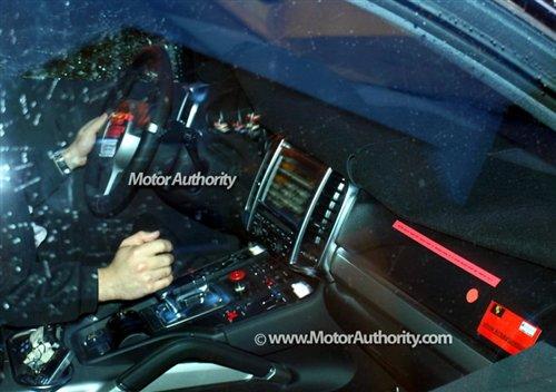 明年5月海外上市 保時(shí)捷新卡宴諜照曝光 汽車之家 明年5月海外上市 保時(shí)捷新卡宴諜照曝光 汽車之家