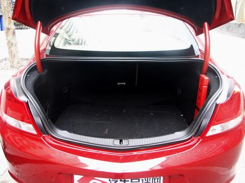 馬自達(dá)6睿翼PK新君威