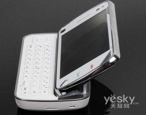 新機(jī)皇隆重登基 諾基亞N97盛裝價(jià)7500元