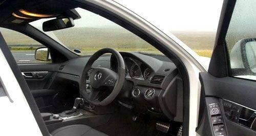 ��ݔ���ܵ����� ���RM3��(du��)�ȱ��YC63AMG ��܇(ch��)֮��