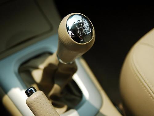 ���\�ɿ�����F֮����15�f����SUV���] 