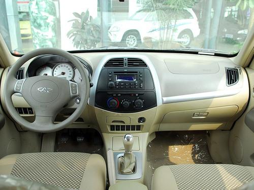 ���\�ɿ�����F֮����15�f����SUV���] 