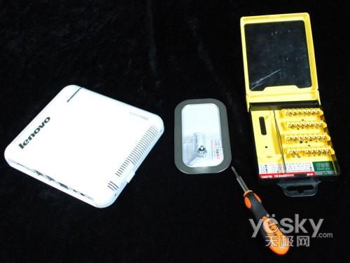 (li��n)��������С�w�ePC��IdeaCentre Q110�u�y