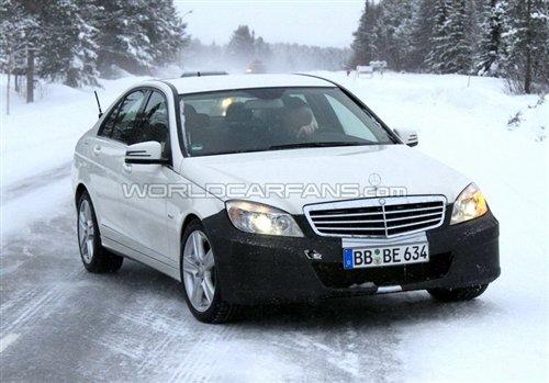 預(yù)計(jì)年底亮相 改款奔馳C級(jí)路試首次曝光 汽車之家 預(yù)計(jì)年底亮相 改款奔馳C級(jí)路試首次曝光 汽車之家