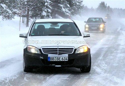 預(yù)計(jì)年底亮相 改款奔馳C級(jí)路試首次曝光 汽車之家 預(yù)計(jì)年底亮相 改款奔馳C級(jí)路試首次曝光 汽車之家