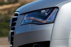 豪華車的準(zhǔn)則 海外試駕2011款?yuàn)W迪A8