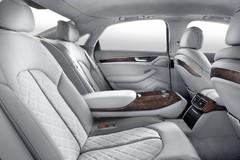 豪華車的準(zhǔn)則 海外試駕2011款?yuàn)W迪A8