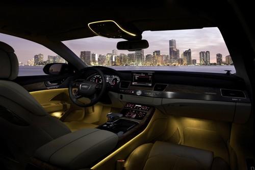 豪華車的準(zhǔn)則 海外試駕2011款?yuàn)W迪A8