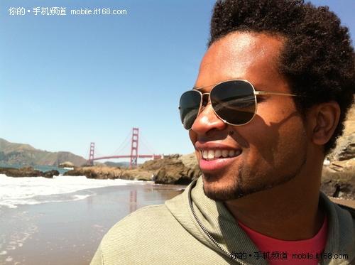 ���՘ӏ��״��ع⣺iPhone 4�܏���