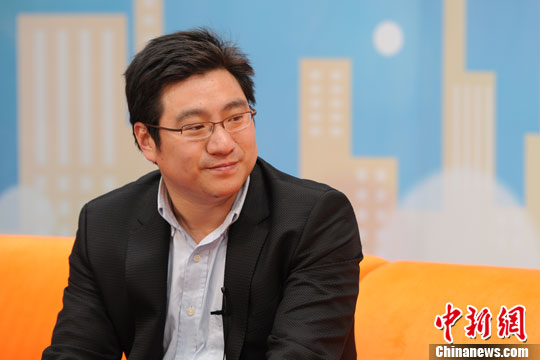 好友揭秘莫言領獎軼事稱其平時愛喝茶看話劇(2)