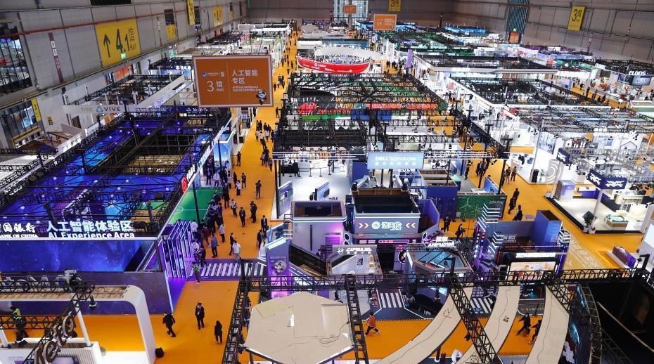 <h2>數(shù)字經(jīng)濟(jì)快速發(fā)展 數(shù)字人才如何培養(yǎng)？</h2><p>數(shù)字經(jīng)濟(jì)作為國(guó)民經(jīng)濟(jì)的“穩(wěn)定器”和“加速器”作用無(wú)可替代，在其快速發(fā)展的環(huán)境下，培養(yǎng)高水平的數(shù)字化人才成為當(dāng)務(wù)之急。</p>