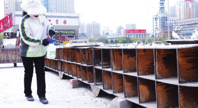 蘭州市暫停廣場(chǎng)喂食鴿子活動(dòng)加強(qiáng)消毒防疫工作