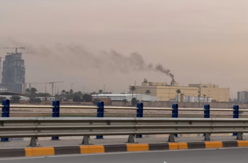 “遭襲后現(xiàn)場濃煙滾滾”，美使館要求美公民立即離開伊拉克