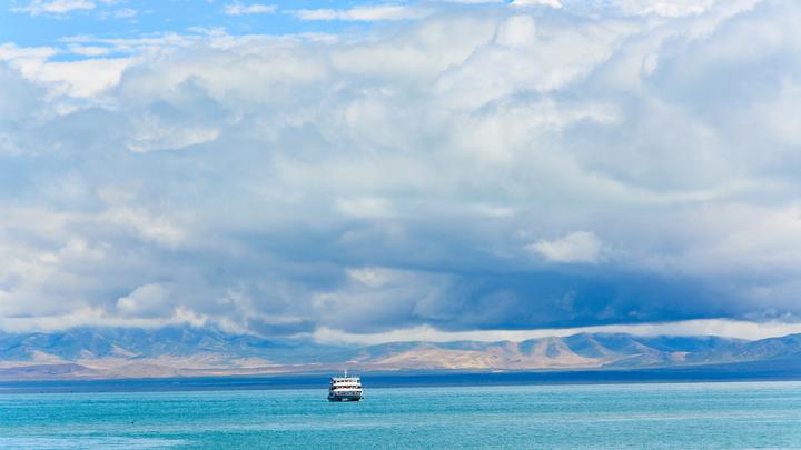 江山如此多嬌 | 青海湖不遠，馬鼻子下湖泊含鹽