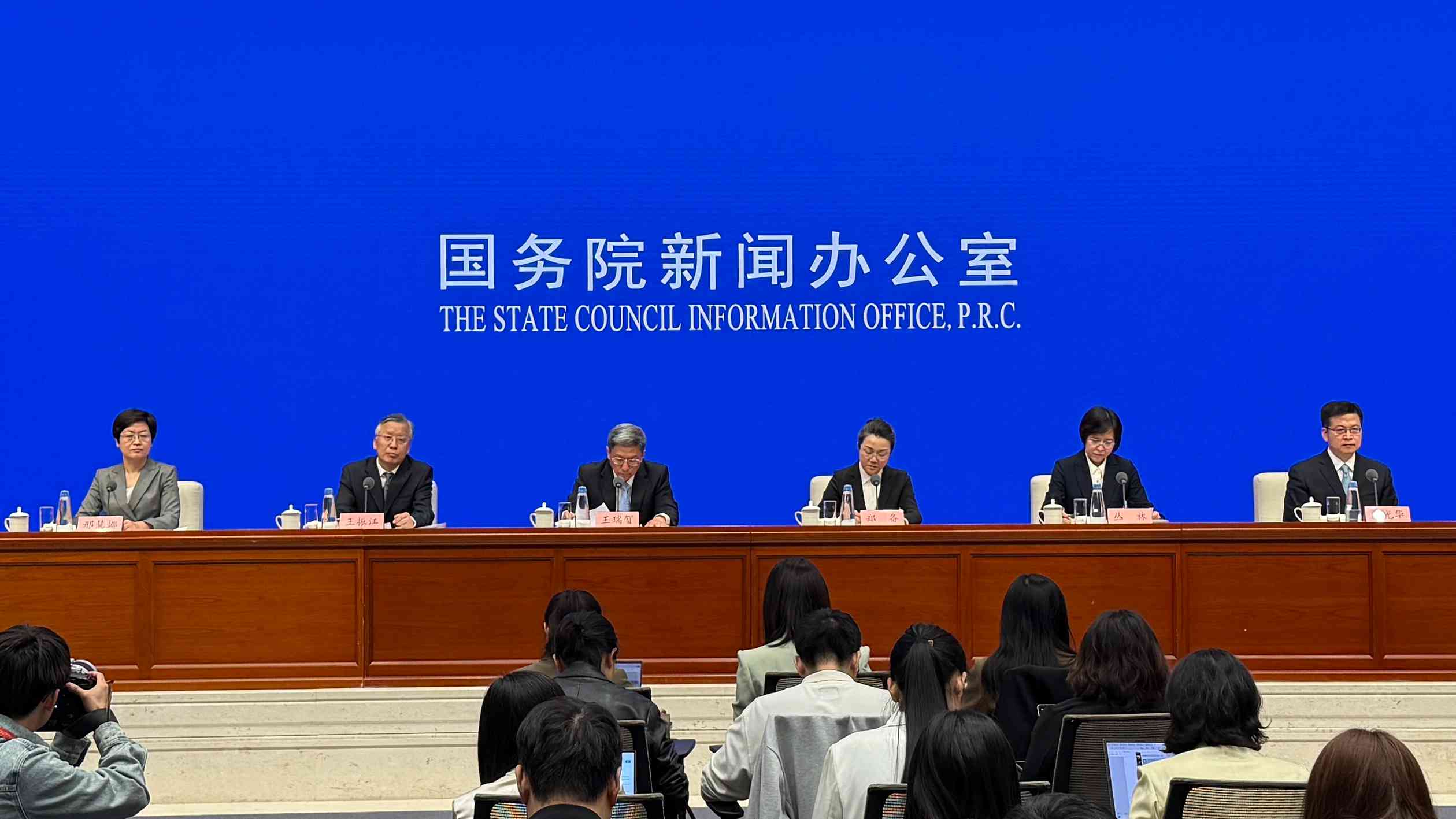 國新辦舉行新聞發(fā)布會 介紹《中華人民共和國民營經(jīng)濟促進法》有關(guān)情況 