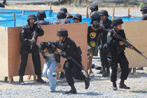 高清:菲律賓開展人質(zhì)解救演習(xí)