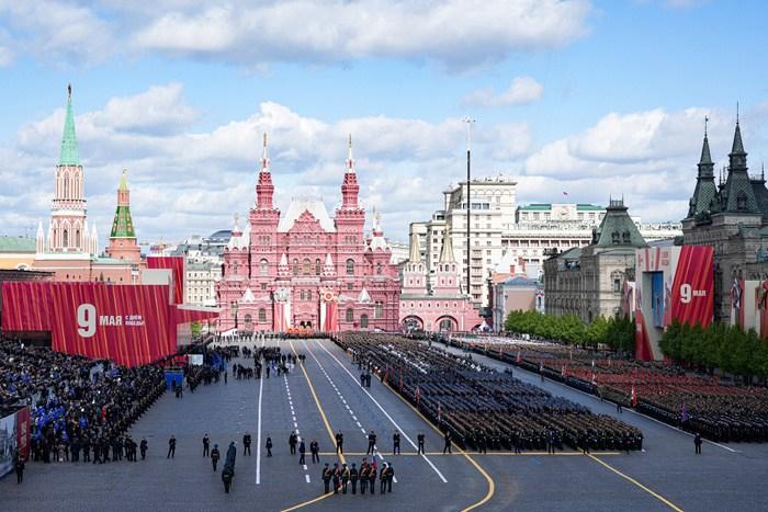 紀(jì)念蘇聯(lián)偉大衛(wèi)國(guó)戰(zhàn)爭(zhēng)勝利80周年閱兵式舉行