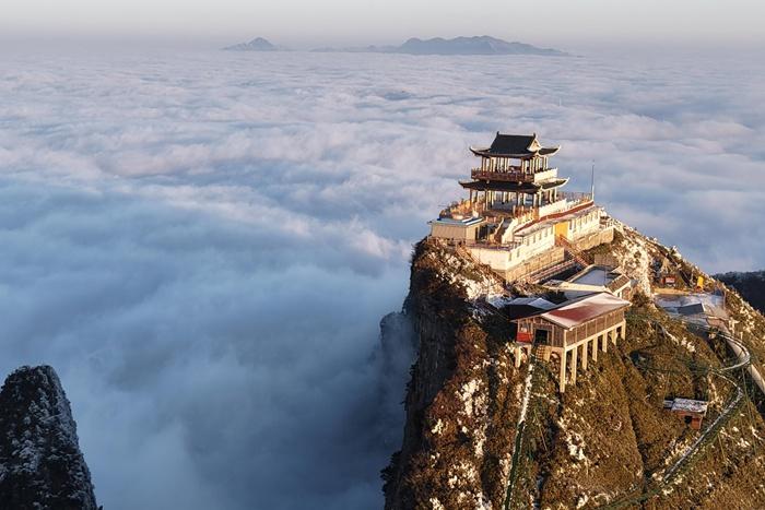 四川萬源八臺山云海、日出、佛光、雪景同框