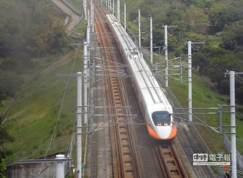 臺(tái)灣南投發(fā)生6.7級(jí)強(qiáng)震高鐵全線(xiàn)停駛(圖)